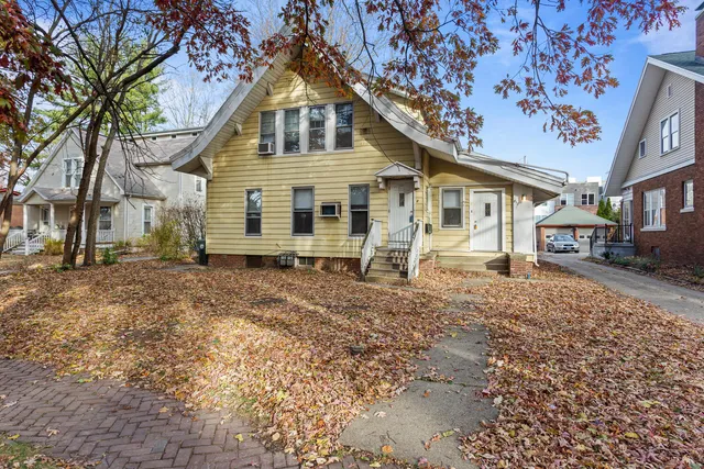 $250,000 | 812 West Main Street, Urbana, IL 61801