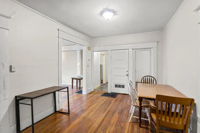 $250,000 | 812 West Main Street, Urbana, IL 61801