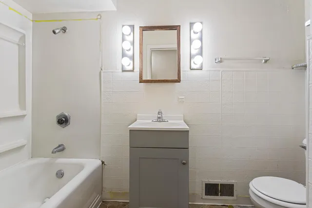 $250,000 | 812 West Main Street, Urbana, IL 61801