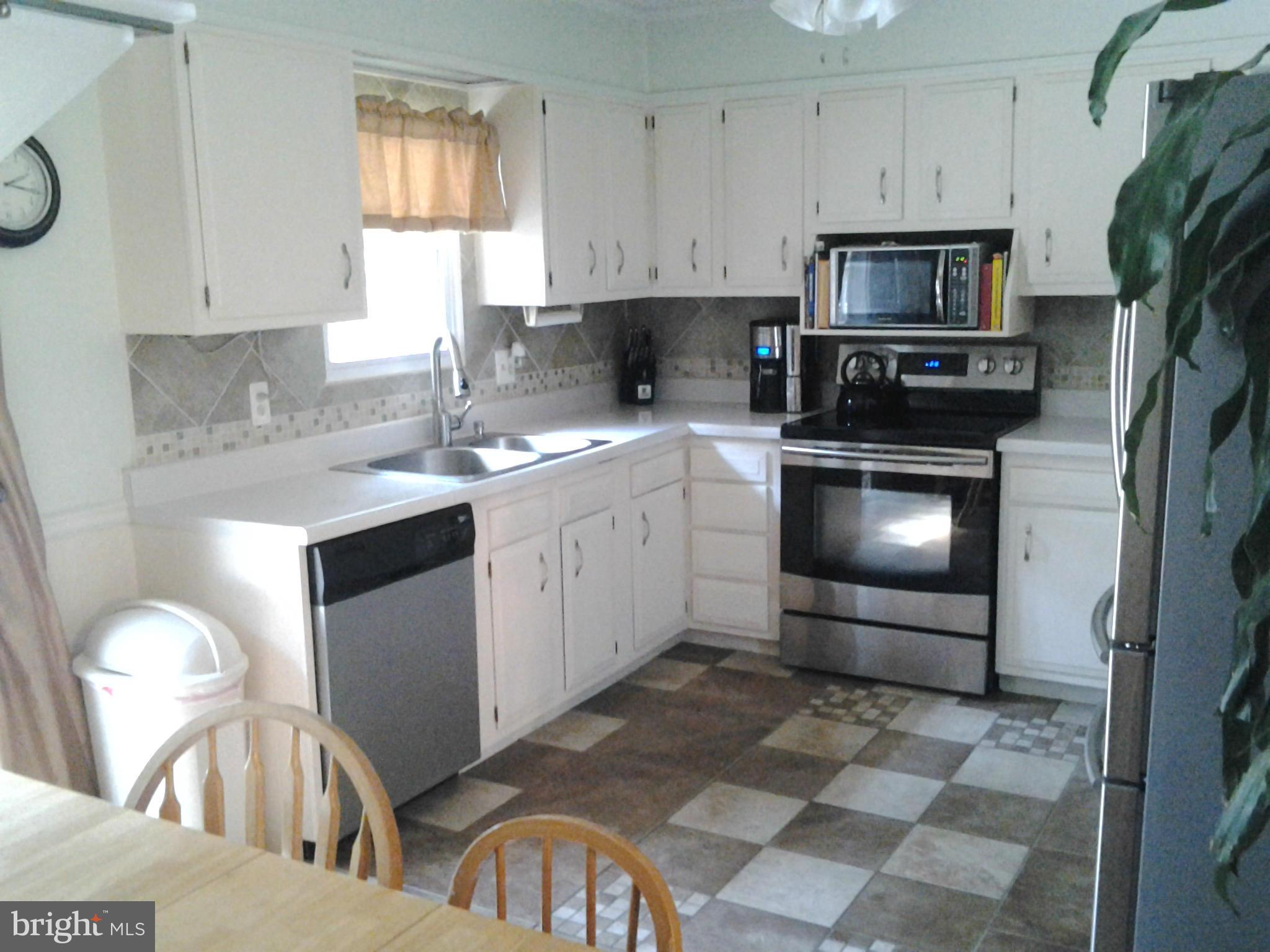 5255 Mackall Road St. Leonard, MD 20685 - Photo 3 of 30 Kitchen