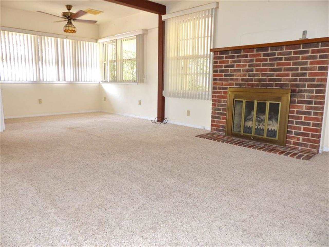 504 Greve Road Pensacola, FL 32507 - Photo 5 of 19 Spacious with Fireplace!