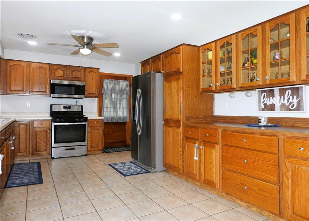 2313 Mercer Road New Brighton, PA 15066 - Photo 4 of 25 Gallery Image 4