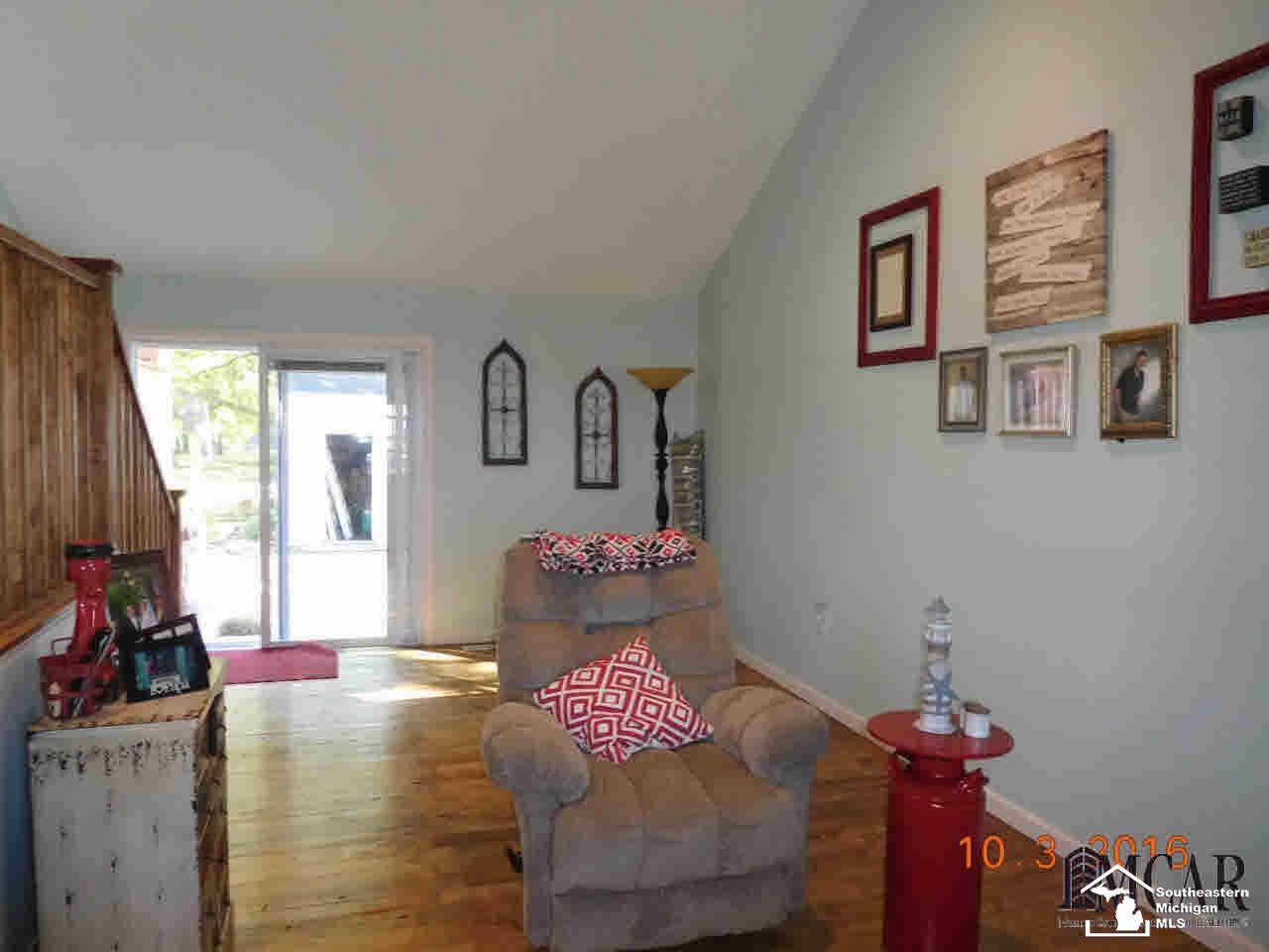3011 North Custer Road Monroe, MI 48162 - Photo 13 of 35 21223334-12.JPG
