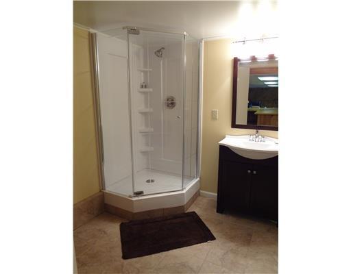 11 Stoneybrook Road Hampden, ME 04444 - Photo 20 of 25 Bathroom.