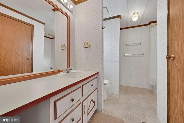 a bathroom with a tub