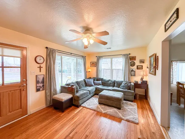 $394,999 | 674 Wallis Avenue, Gustine, CA 95322