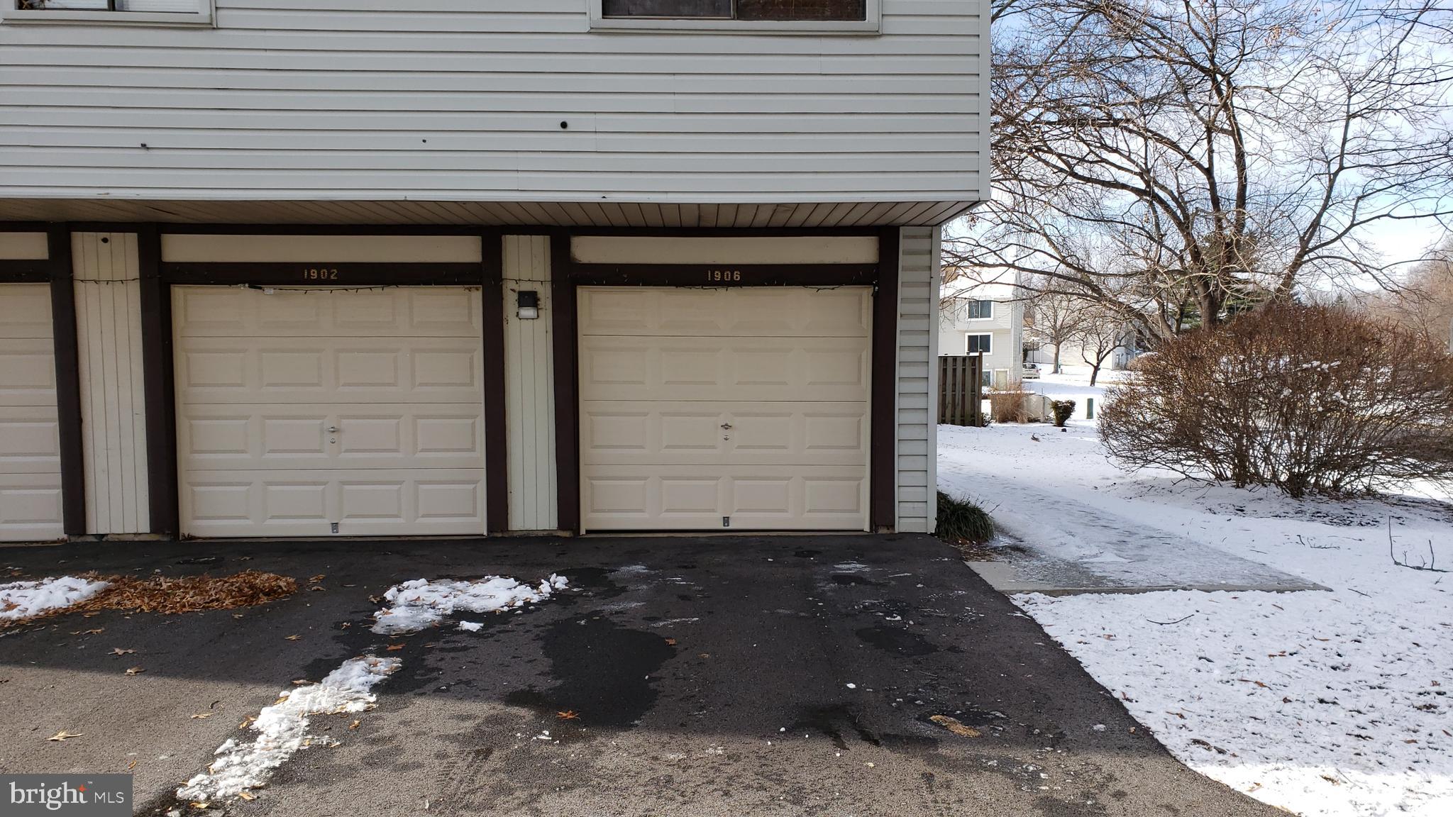 1906 Jacinto Court Crofton, MD 21114 - Photo 2 of 2 1 Car Garage