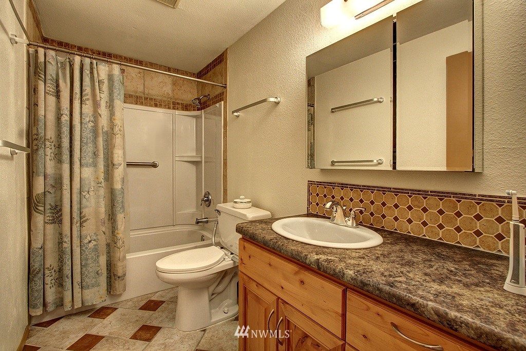 20920 Maxwell Road Southeast Maple Valley, WA 98038 - Photo 11 of 23 Gallery Image 11