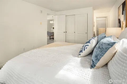 $448,000 | 1007 156th Avenue Northeast, Unit B209, Bellevue, WA 98007