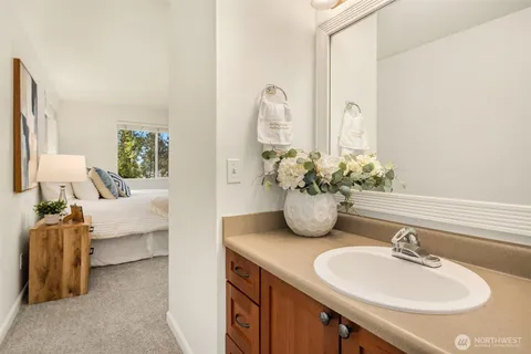 $448,000 | 1007 156th Avenue Northeast, Unit B209, Bellevue, WA 98007