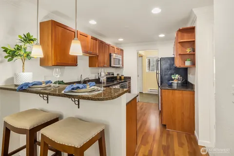 $448,000 | 1007 156th Avenue Northeast, Unit B209, Bellevue, WA 98007