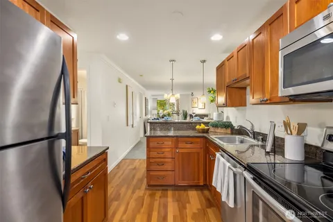 $448,000 | 1007 156th Avenue Northeast, Unit B209, Bellevue, WA 98007