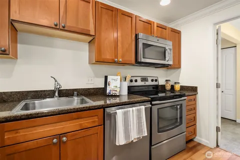 $448,000 | 1007 156th Avenue Northeast, Unit B209, Bellevue, WA 98007