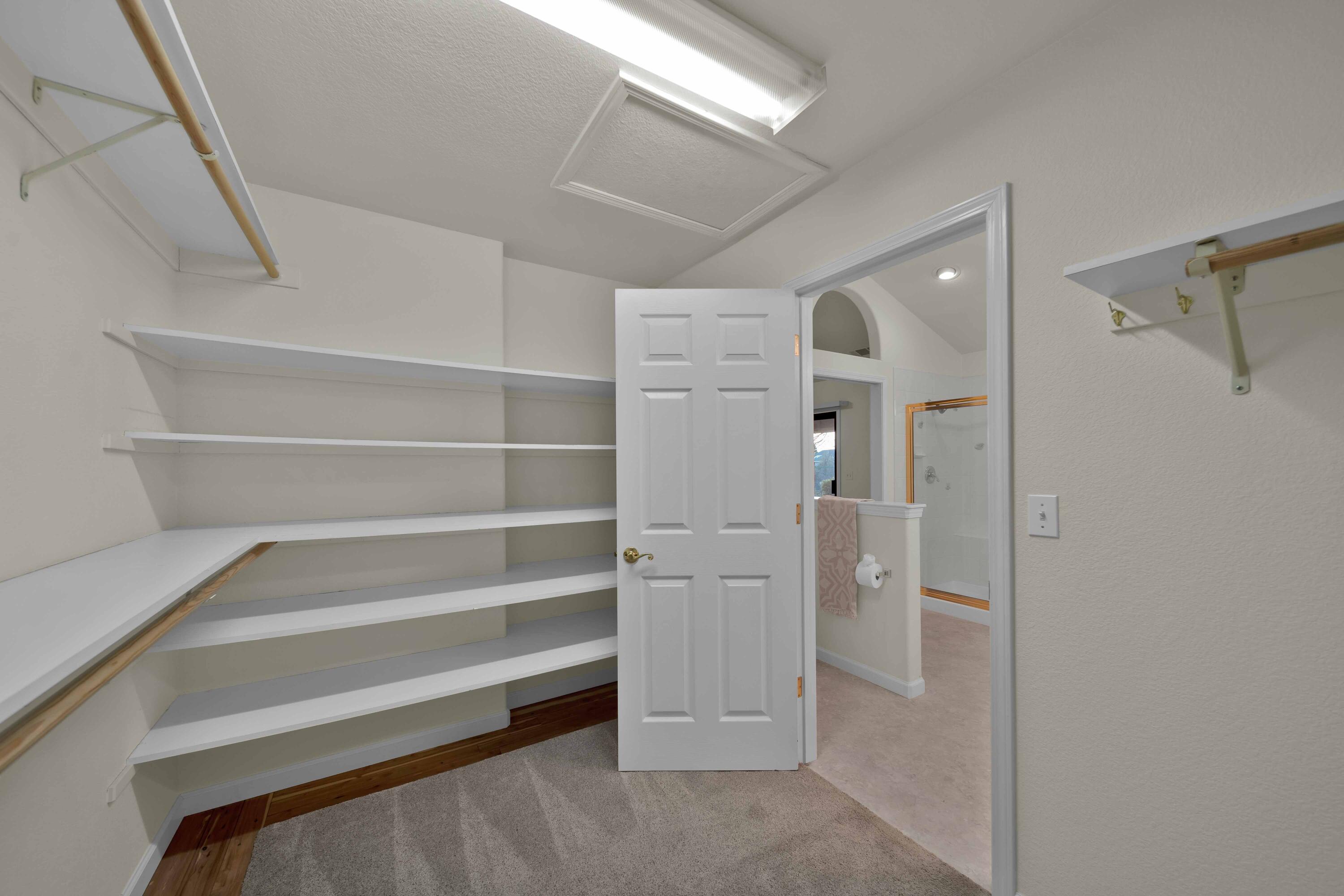 4446 Heather Ridge Lane Redding, CA 96001 - Photo 12 of 13 Redding Real Estate Photography-53
