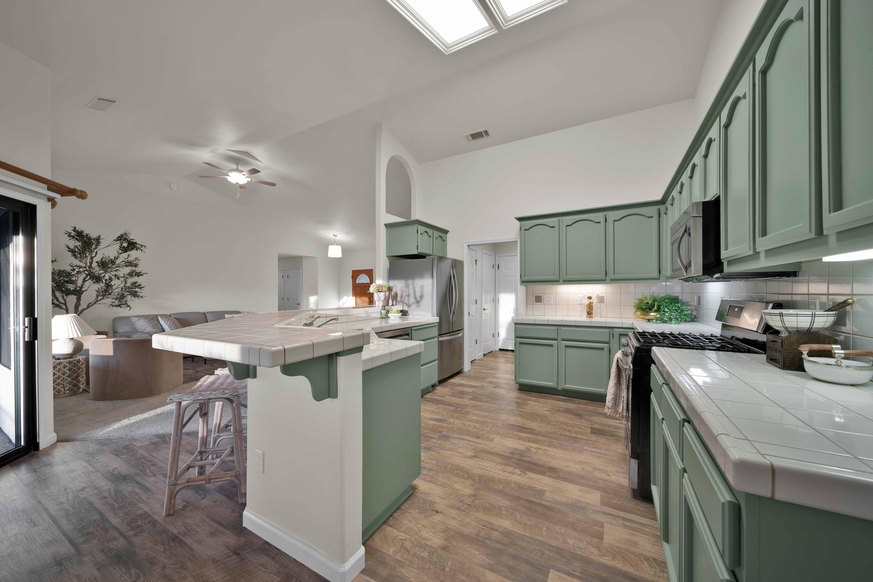 4446 Heather Ridge Lane Redding, CA 96001 - Photo 6 of 13 Redding Real Estate Photography-32