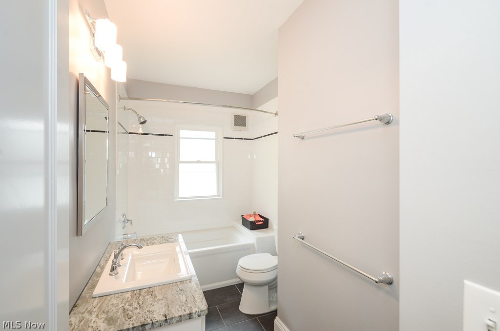 2602 Queenston Road Cleveland Heights, OH 44118 - Photo 10 of 23 Gallery Image 10