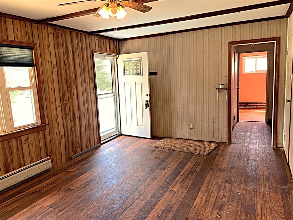 32 Crestmont Street Springfield, MA 01108 - Photo 6 of 34
