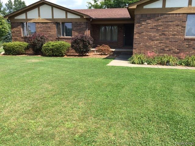 54360 Fairchild Road Macomb, MI 48042 - Photo 1 of 28 IMG_0464.jpg
