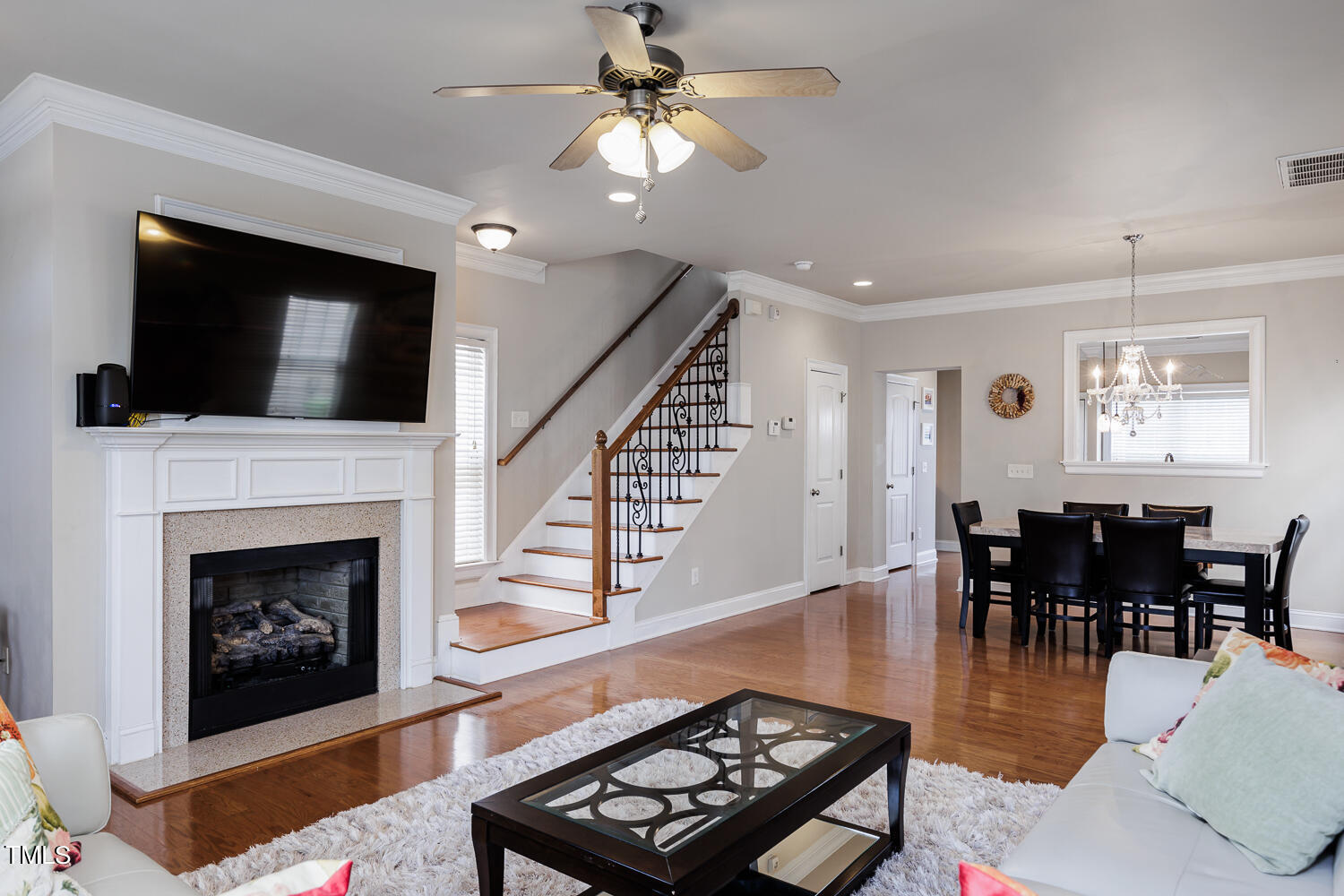 7833 ACC Boulevard Raleigh, NC 27617 - Photo 5 of 38 Interiors-11