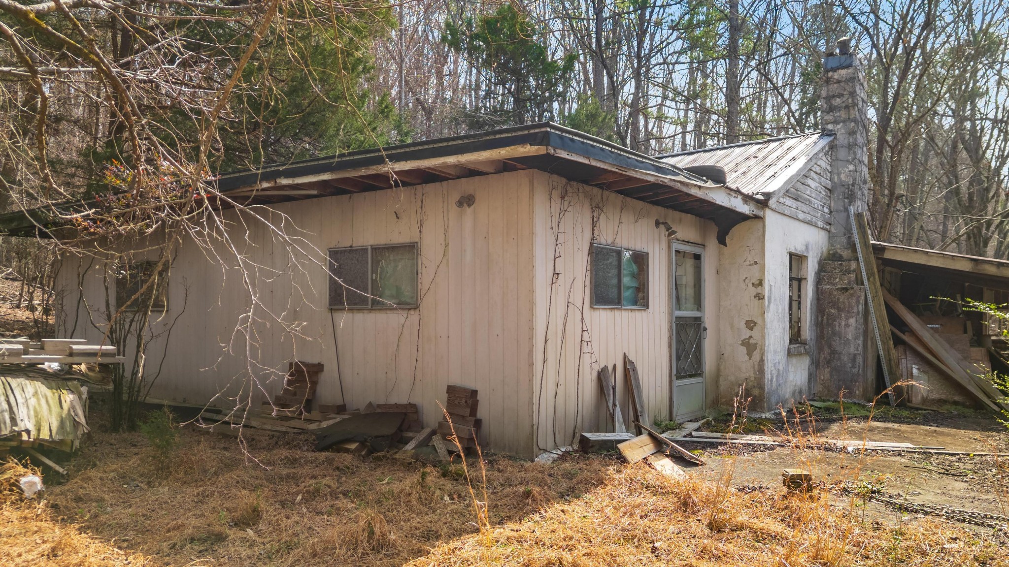 772 Rabbit Valley Road Northwest Cleveland, TN 37312 - Photo 12 of 13 a backyard of a house