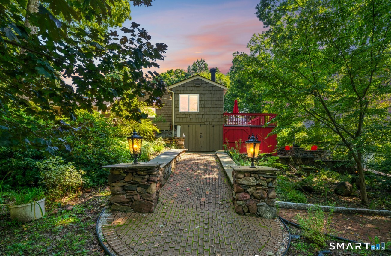 92 Kenmore Road Bloomfield, CT 06002 - Photo 26 of 37