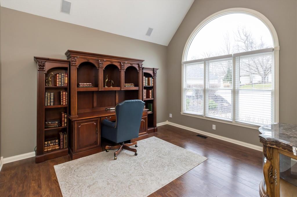 12255 Ridgeside Road Indianapolis, IN 46256 - Photo 18 of 60