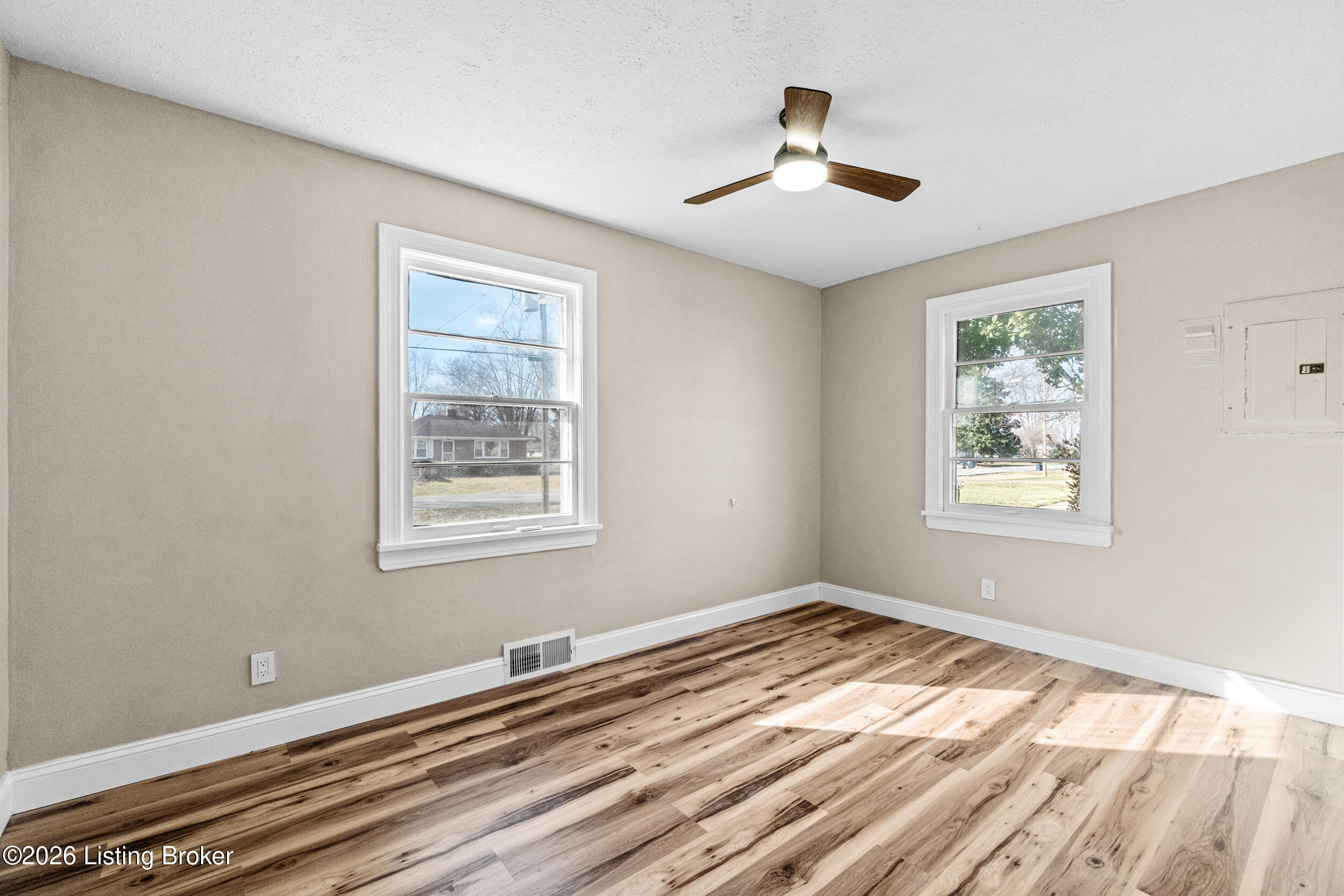 2235 Peaslee Road Louisville, KY 40216 - Photo 26 of 37 dsc03011