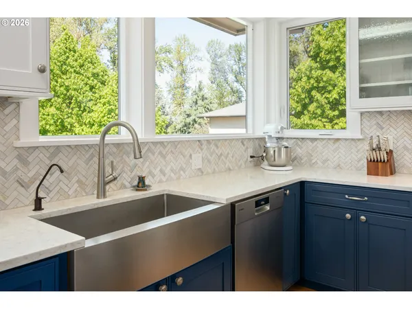 $825,000 | 129 Arbor Drive, Eugene, OR 97404