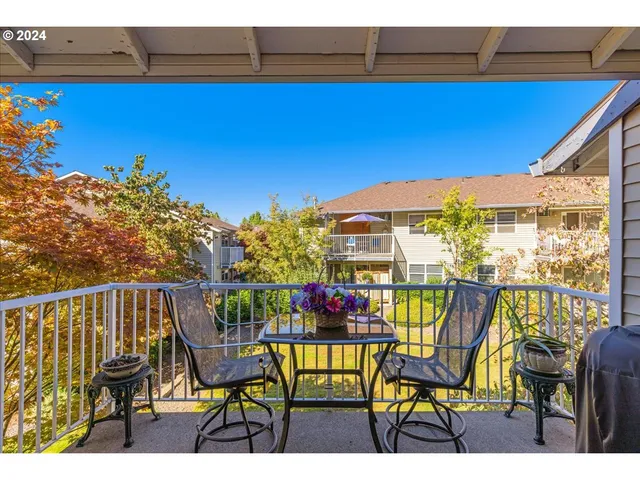 $270,000 | 4744 West Powell Boulevard, Unit K227, Gresham, OR 97030