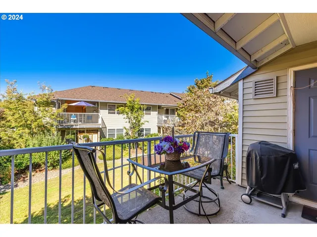 $270,000 | 4744 West Powell Boulevard, Unit K227, Gresham, OR 97030