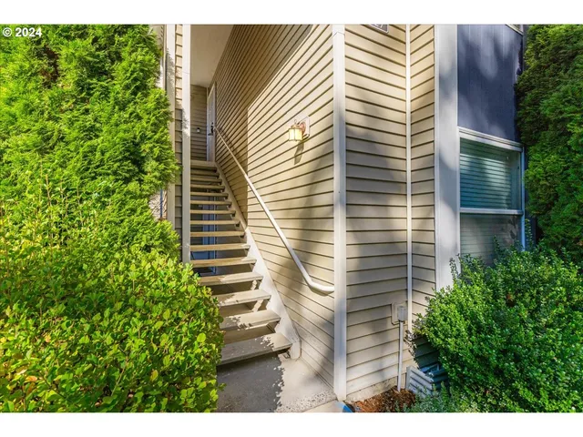 $270,000 | 4744 West Powell Boulevard, Unit K227, Gresham, OR 97030