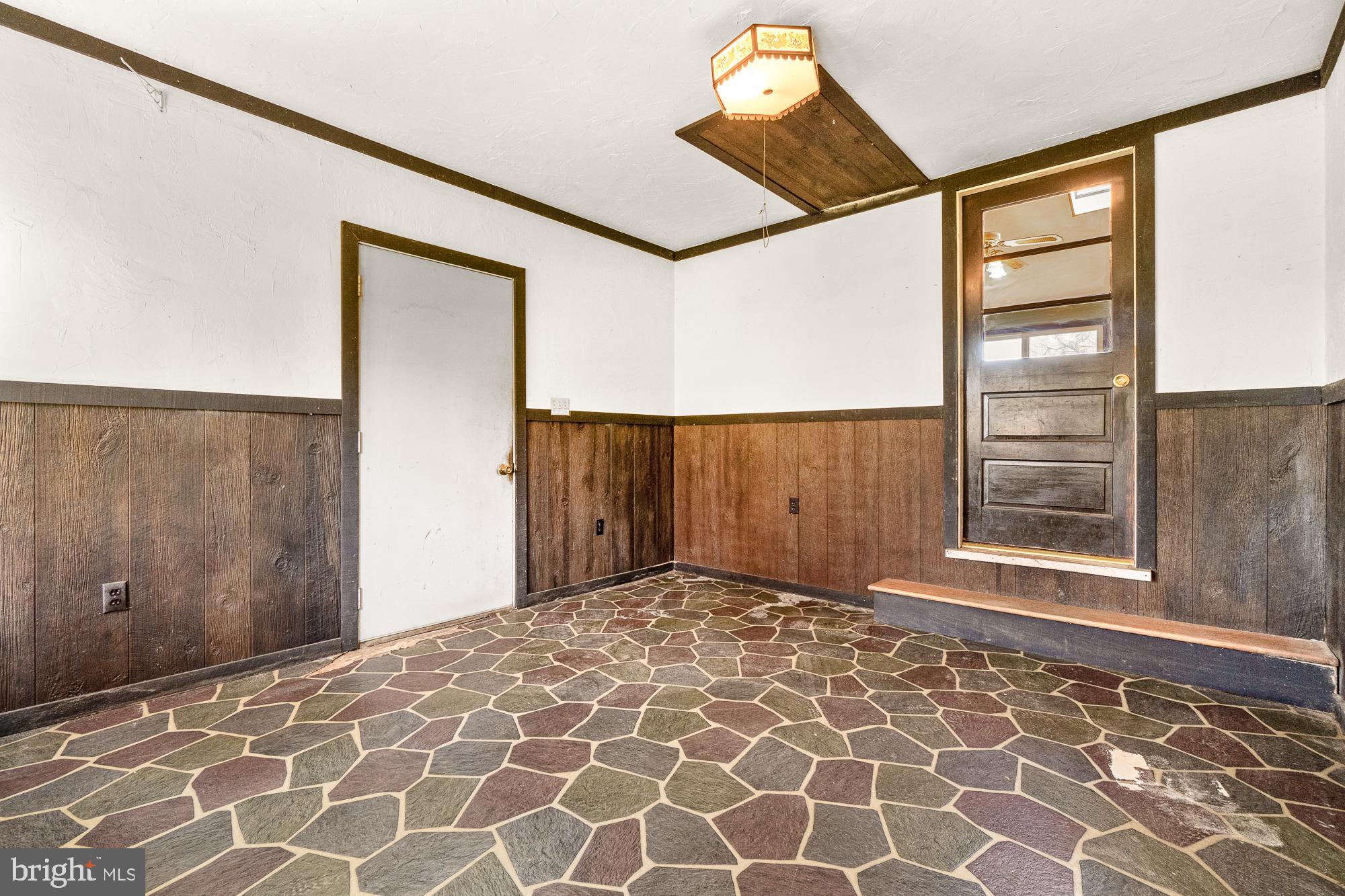 6026 Conover Road Taneytown, MD 21787 - Photo 8 of 38