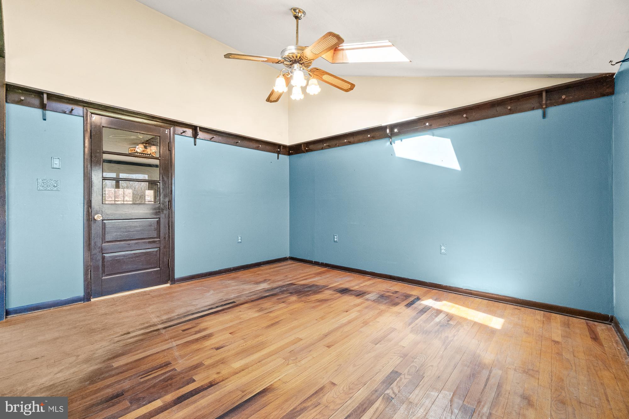 6026 Conover Road Taneytown, MD 21787 - Photo 9 of 38