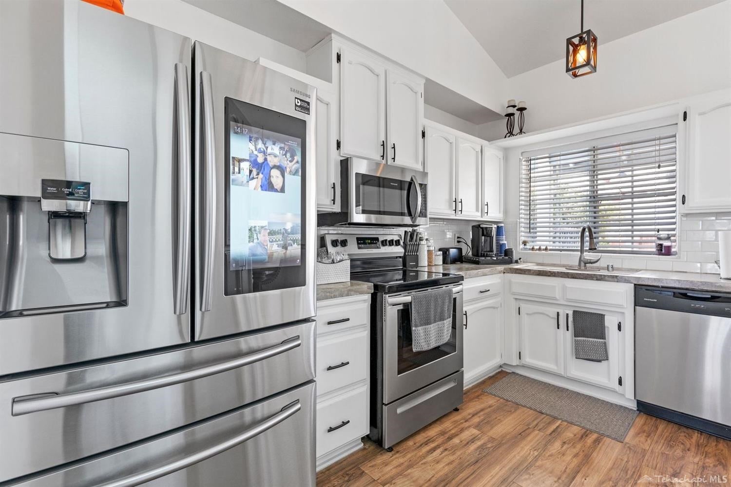 21008 Quail Springs Road Tehachapi, CA 93561 - Photo 13 of 47 Gallery Image 13