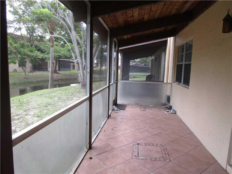 130 Fox Road, Unit 347 Hollywood, FL 33024 - Photo 10 of 12 Patio/Deck