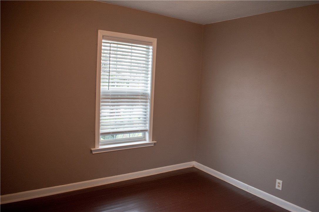 906 Rickey Drive Corpus Christi, TX 78412 - Photo 23 of 40 a small space with a window