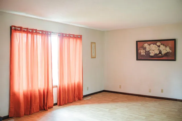 $209,900 | 12 Sunnyslope Road, Morris, MN 56267