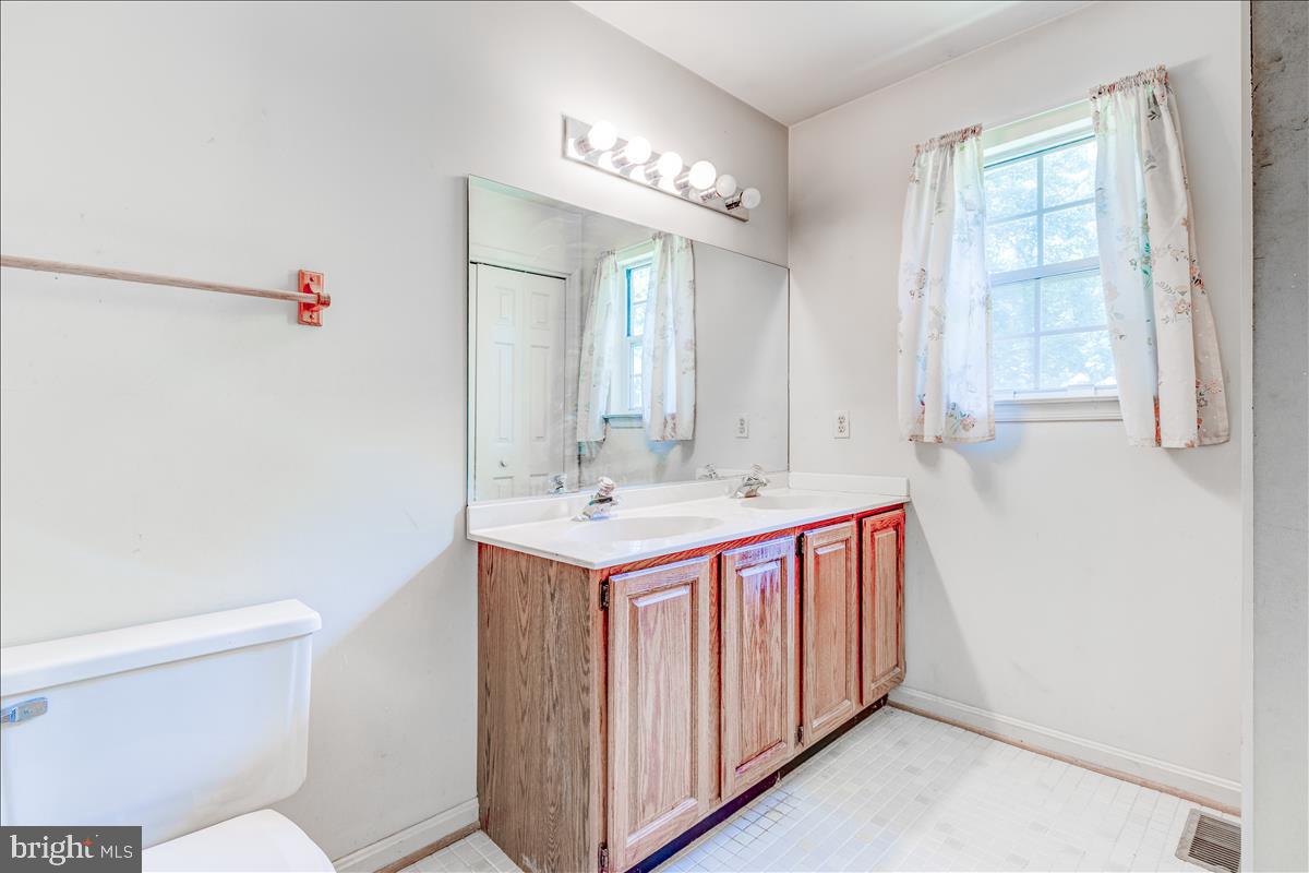 1368 Old Water Oak Point Road Pasadena, MD 21122 - Photo 25 of 30 Master bath