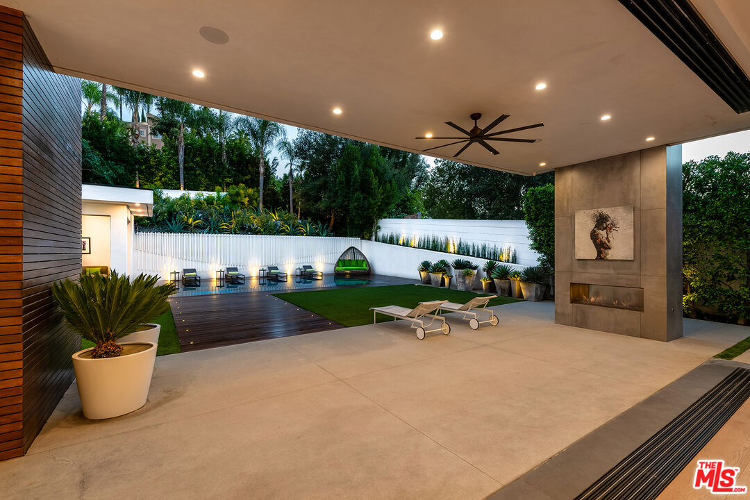 4530 Libbit Avenue Encino, CA 91436 - Photo 12 of 74