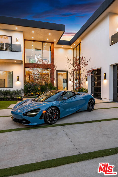 4530 Libbit Avenue Encino, CA 91436 - Photo 2 of 74