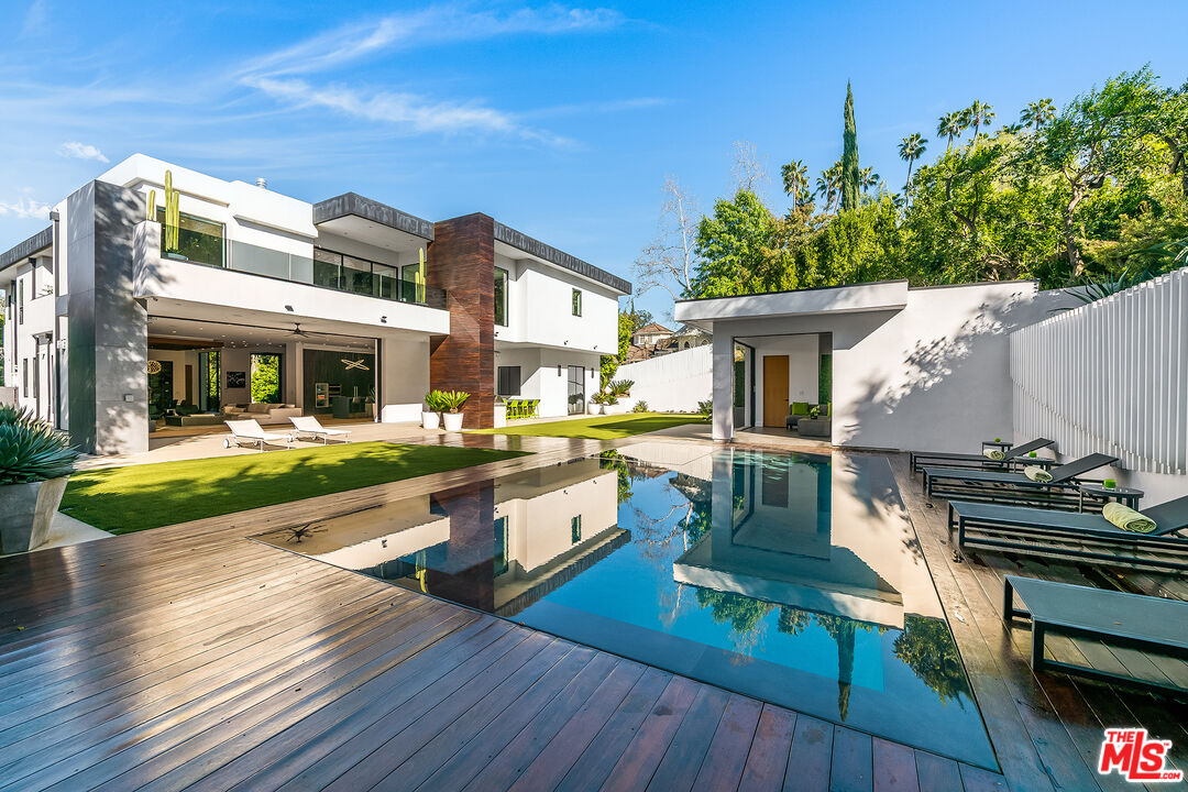 4530 Libbit Avenue Encino, CA 91436 - Photo 35 of 74