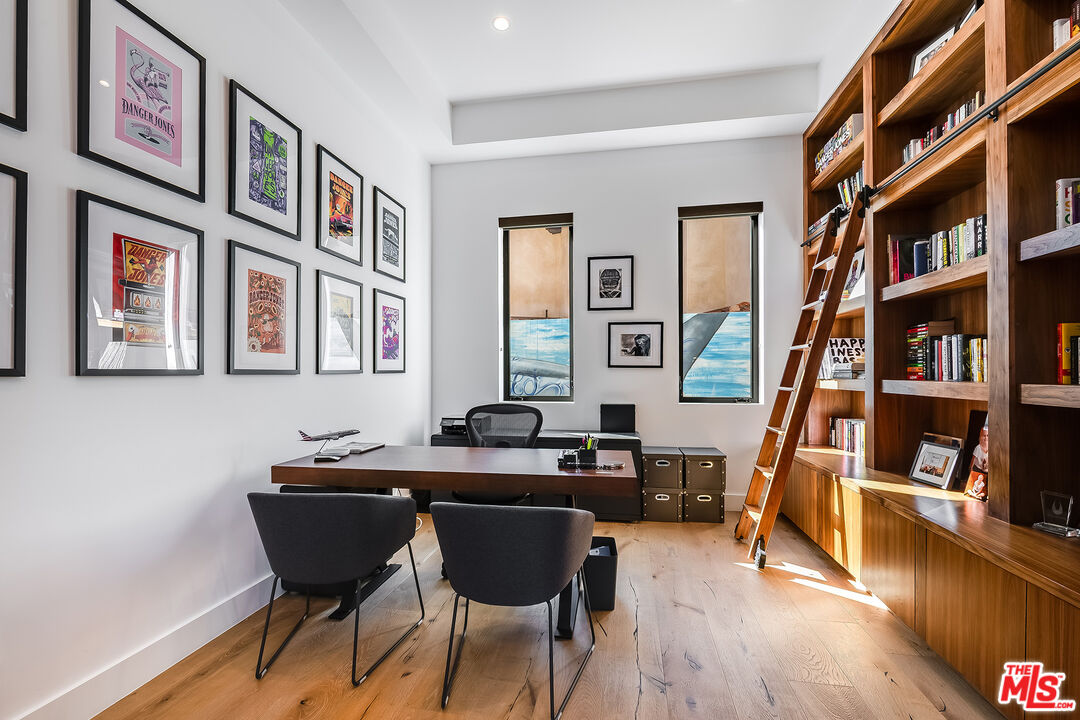 4530 Libbit Avenue Encino, CA 91436 - Photo 43 of 74