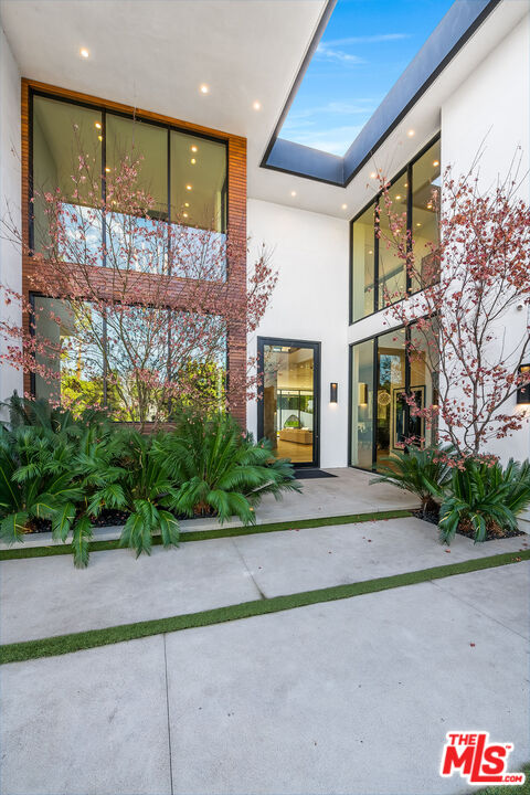 4530 Libbit Avenue Encino, CA 91436 - Photo 57 of 66