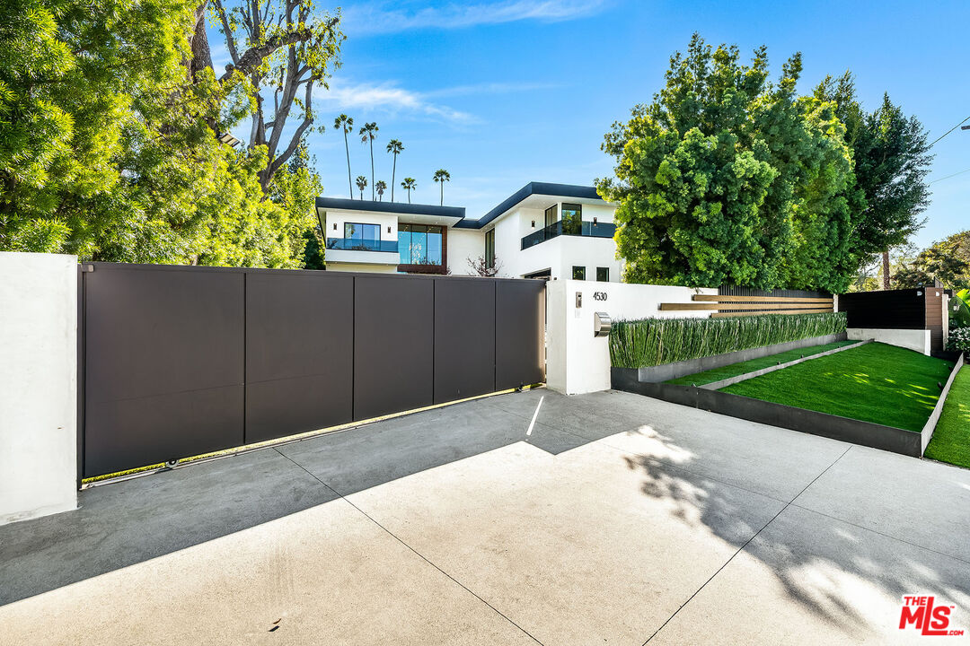 4530 Libbit Avenue Encino, CA 91436 - Photo 62 of 66