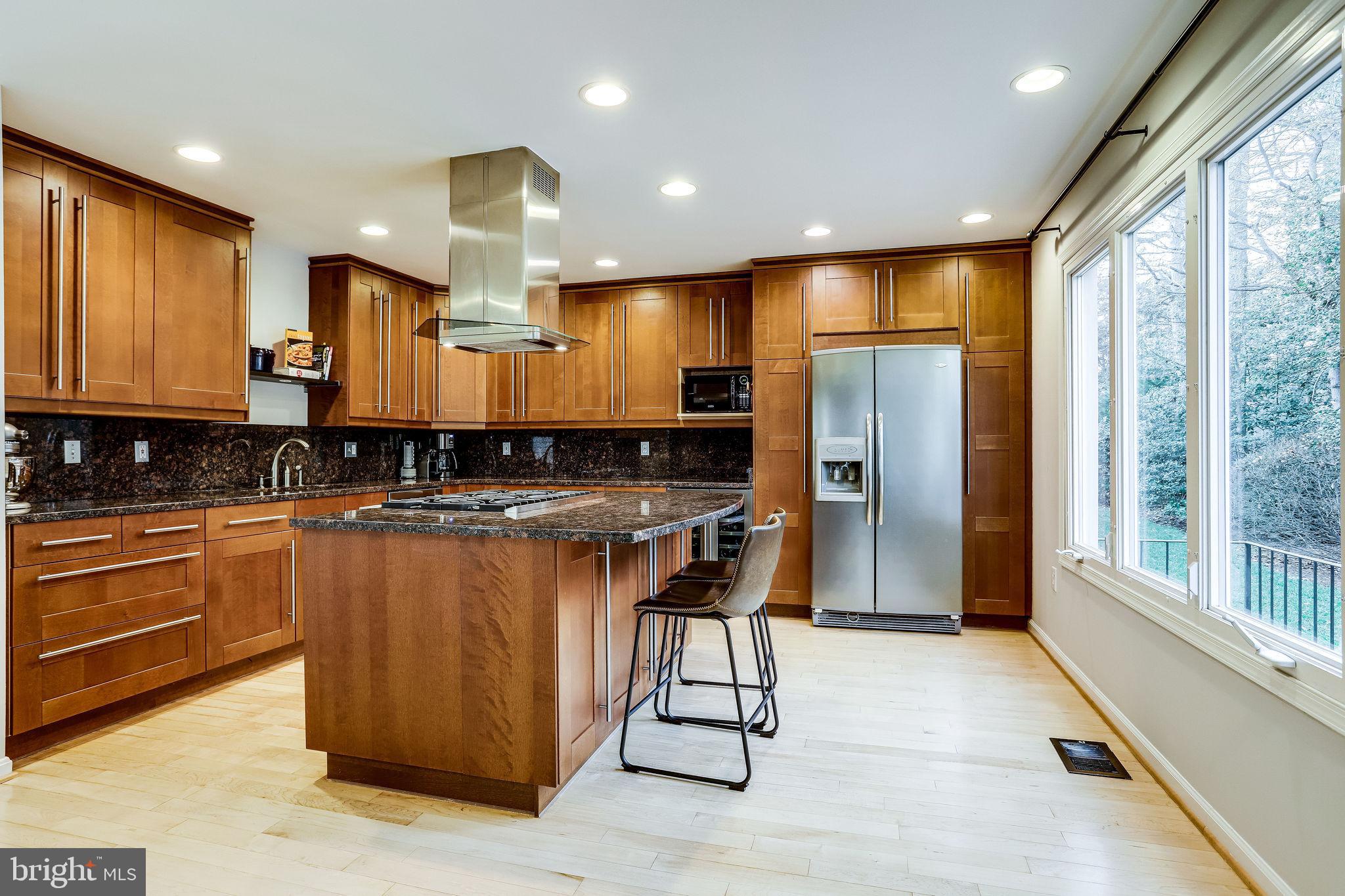 1302 Pavilion Club Way Reston, VA 20194 - Photo 13 of 63 Stainless steel appliances