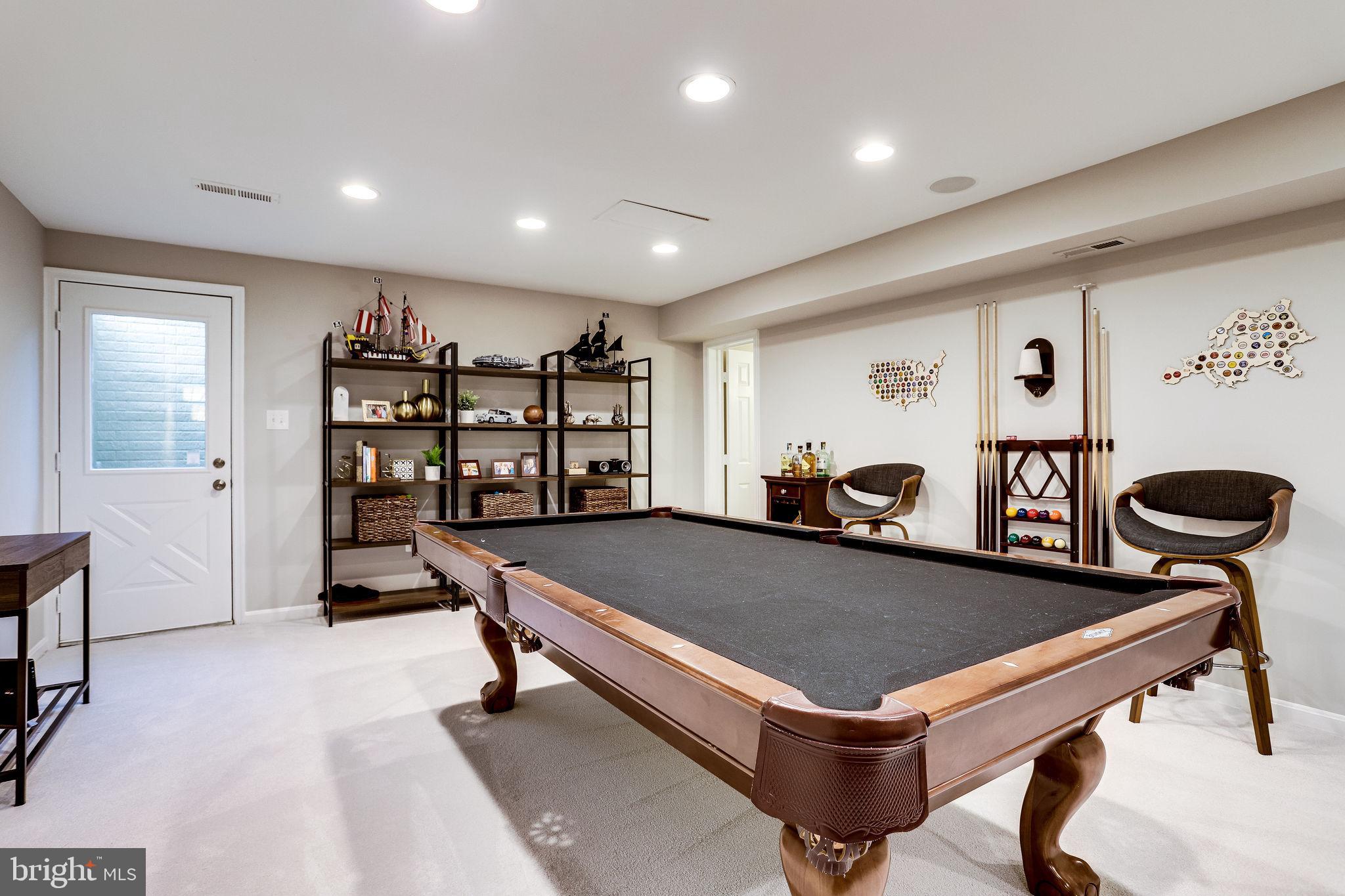 1302 Pavilion Club Way Reston, VA 20194 - Photo 50 of 63 Walk-up to back deck