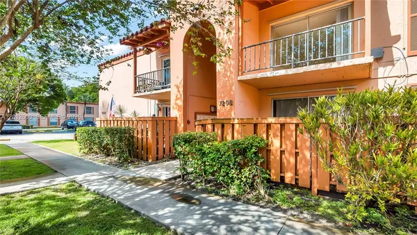 $284,000 | 7208 Fairway Drive, Unit I9, Miami Lakes, FL 33014