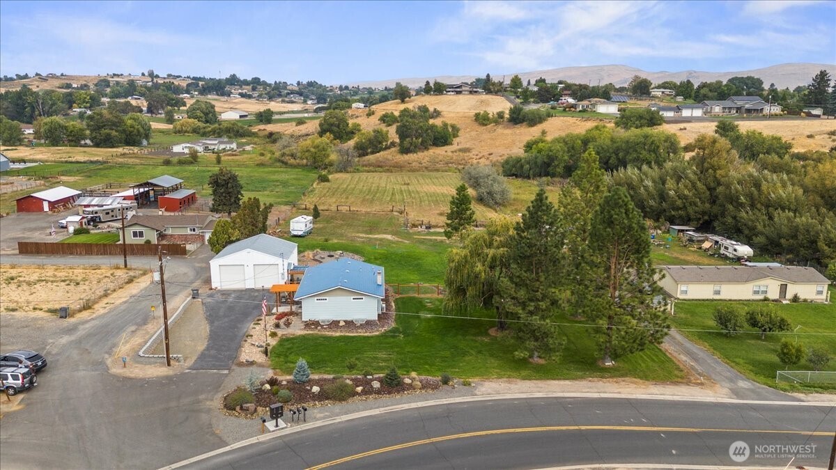 770 Lancaster Road Selah, WA 98942 - Photo 29 of 37 a view of a city
