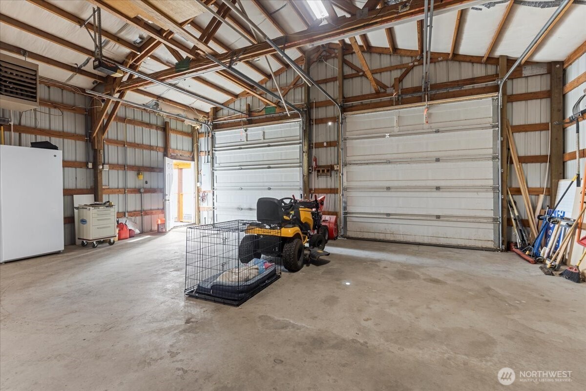 770 Lancaster Road Selah, WA 98942 - Photo 32 of 37 a view of a garage