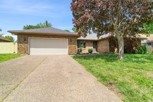 $318,000 | 8224 East Heritage Drive, Evansville, IN 47715